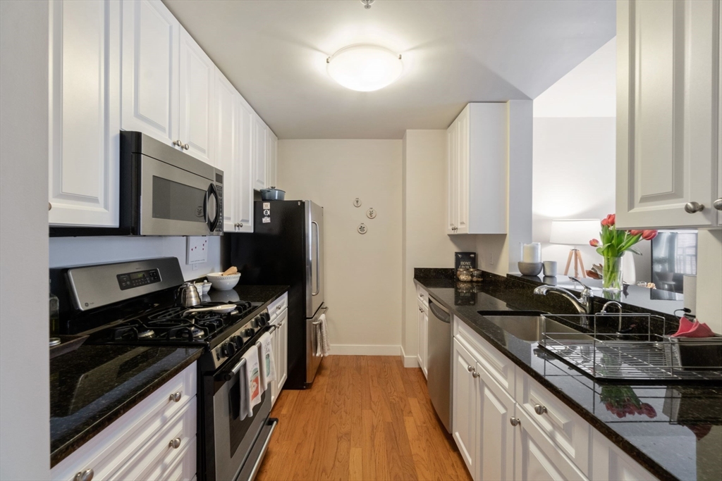 519 Harrison Ave D421