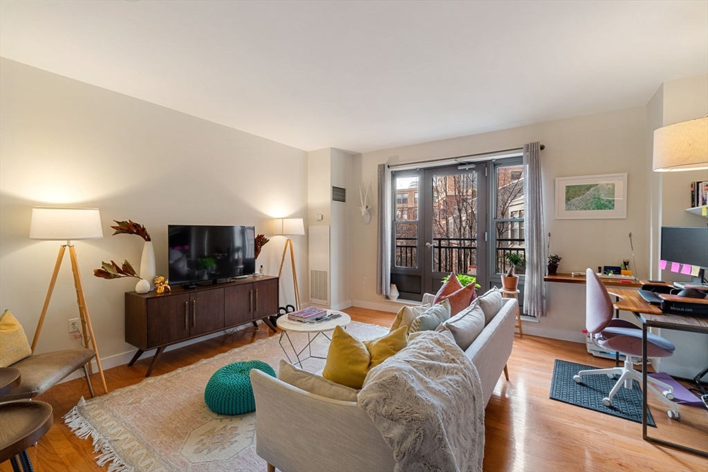519 Harrison Ave D421