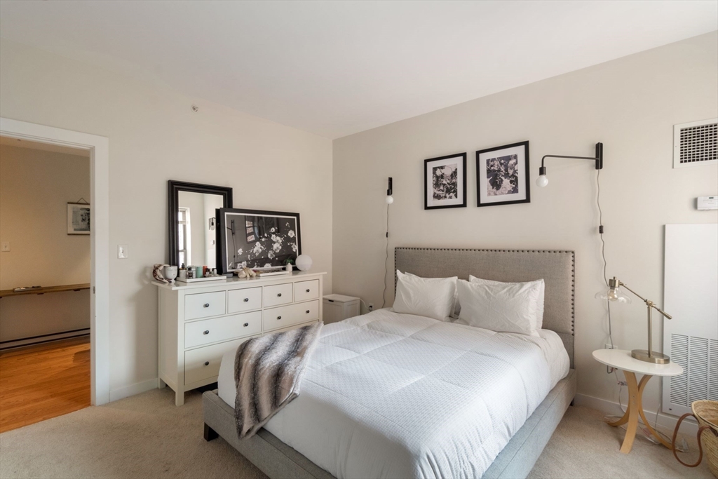 519 Harrison Ave D421