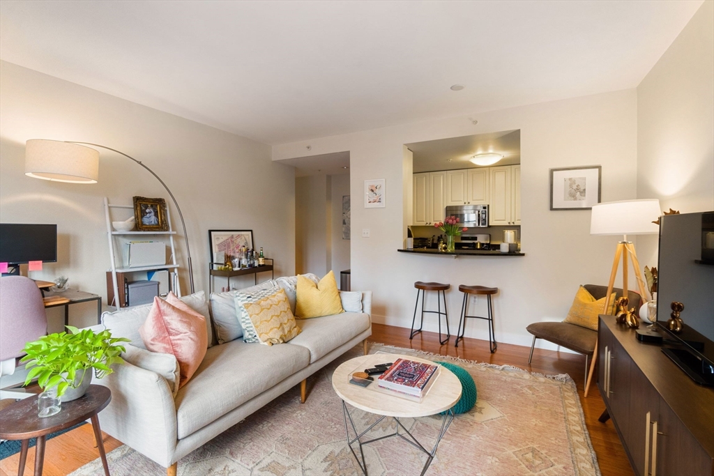 519 Harrison Ave D421