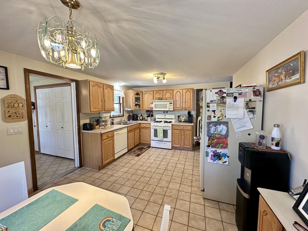 112 Entrybrook Dr