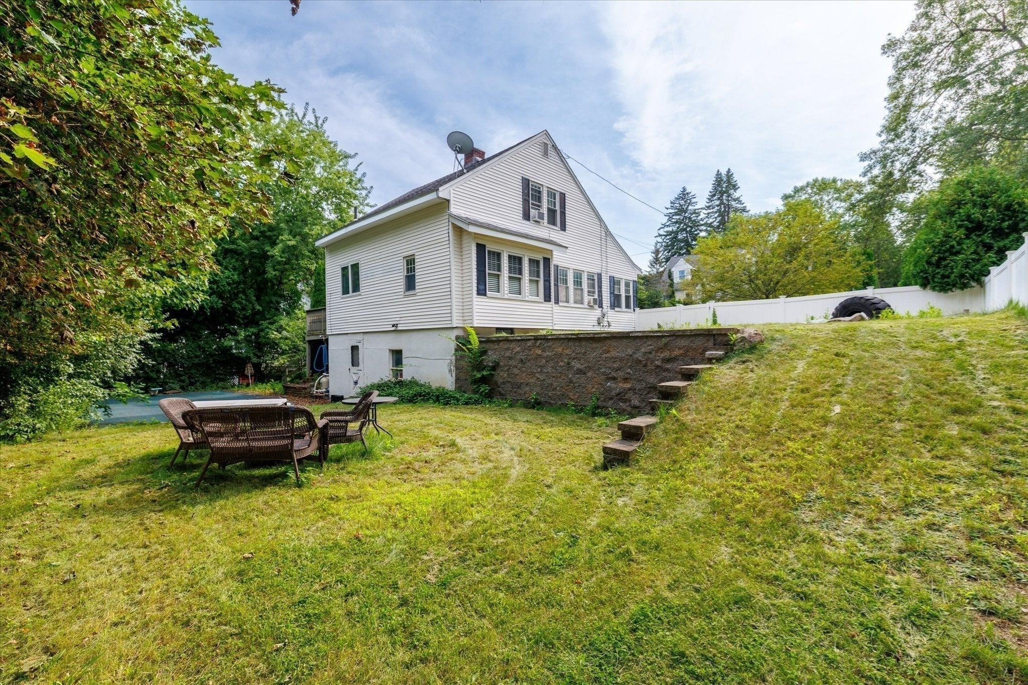 22 Oneida AVE, Worcester, MA Photo #22