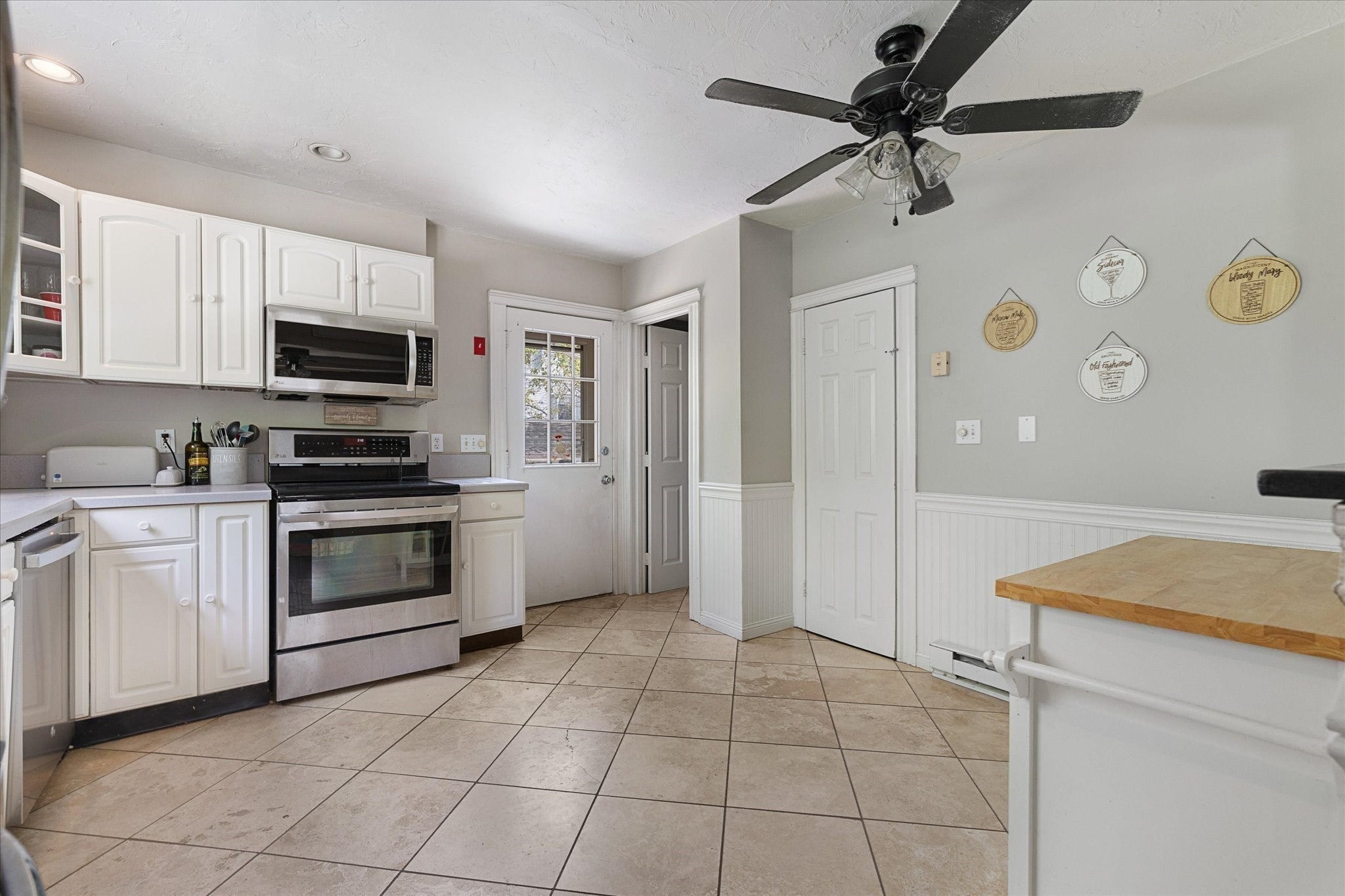 22 Oneida AVE, Worcester, MA Photo #3