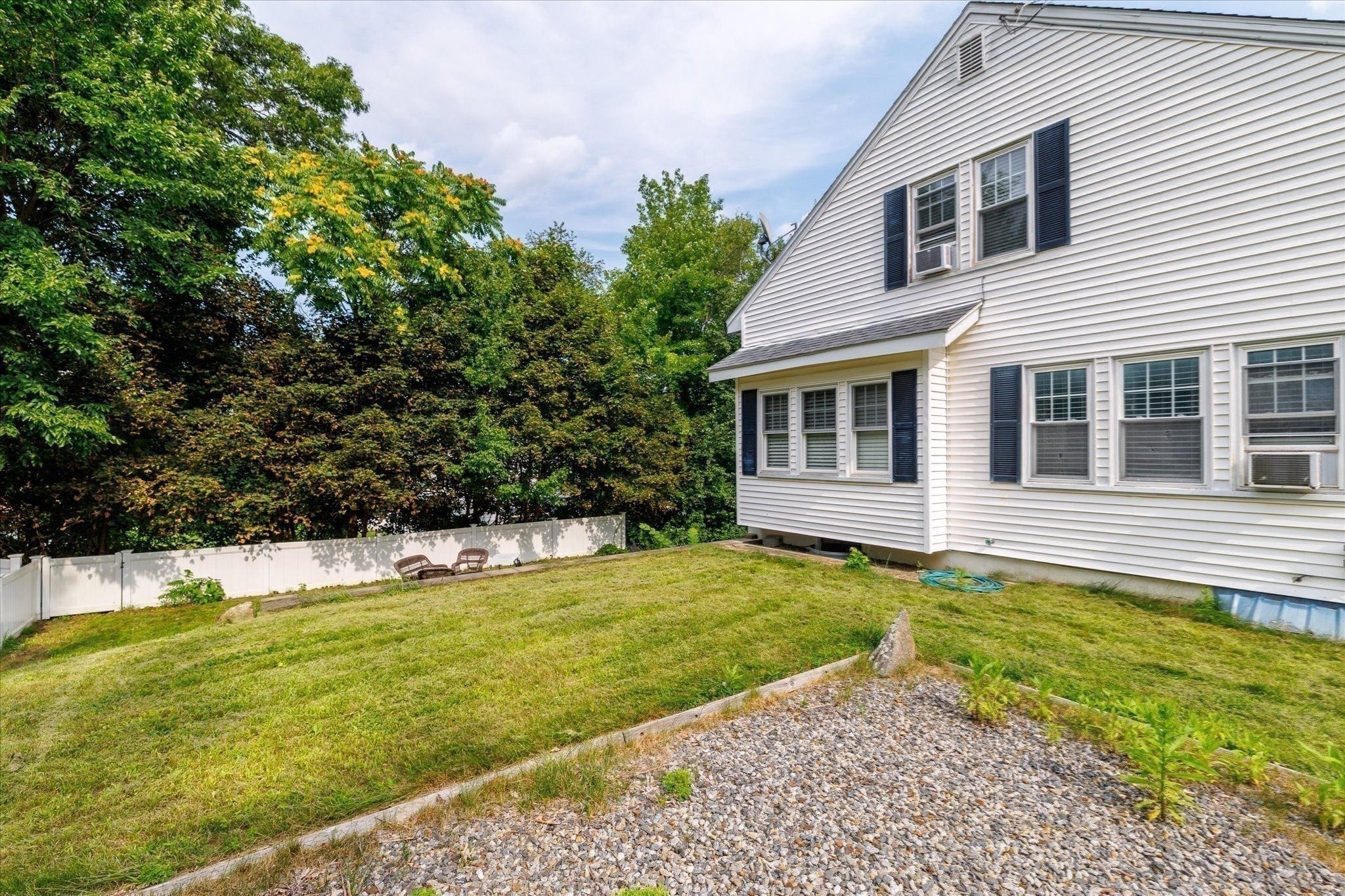 22 Oneida AVE, Worcester, MA Photo #25