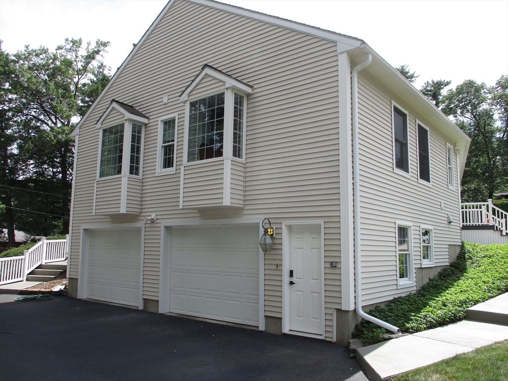 3 Frost Ln
