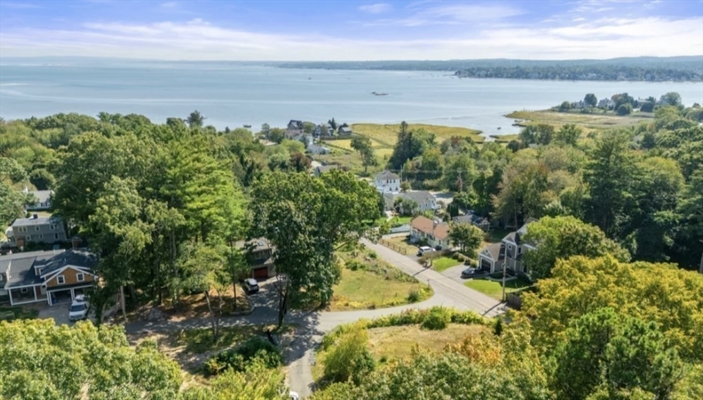 10 Summerhouse Ln