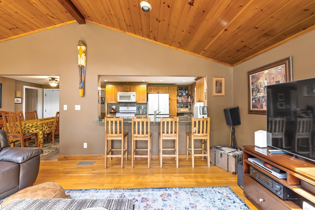 32 Smith Ave, Newton, MA Photo #6