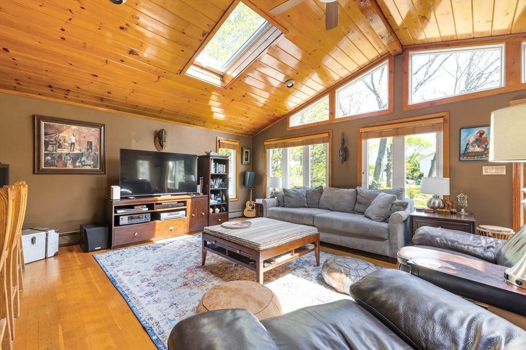 32 Smith Ave, Newton, MA Photo #3