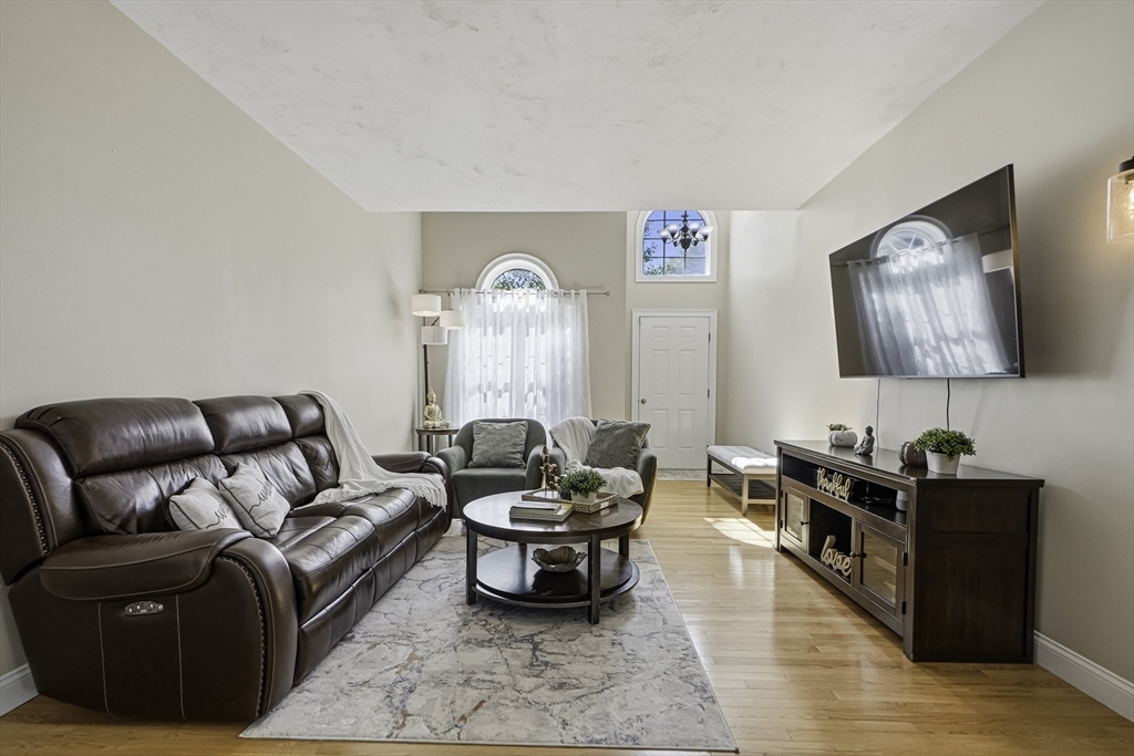 13 Knowlton Cir 13