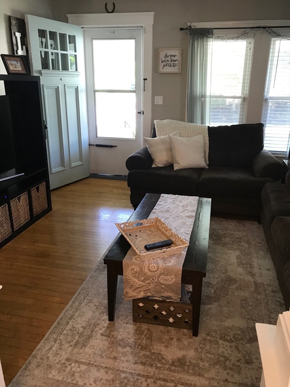 107 Lincoln Street 1