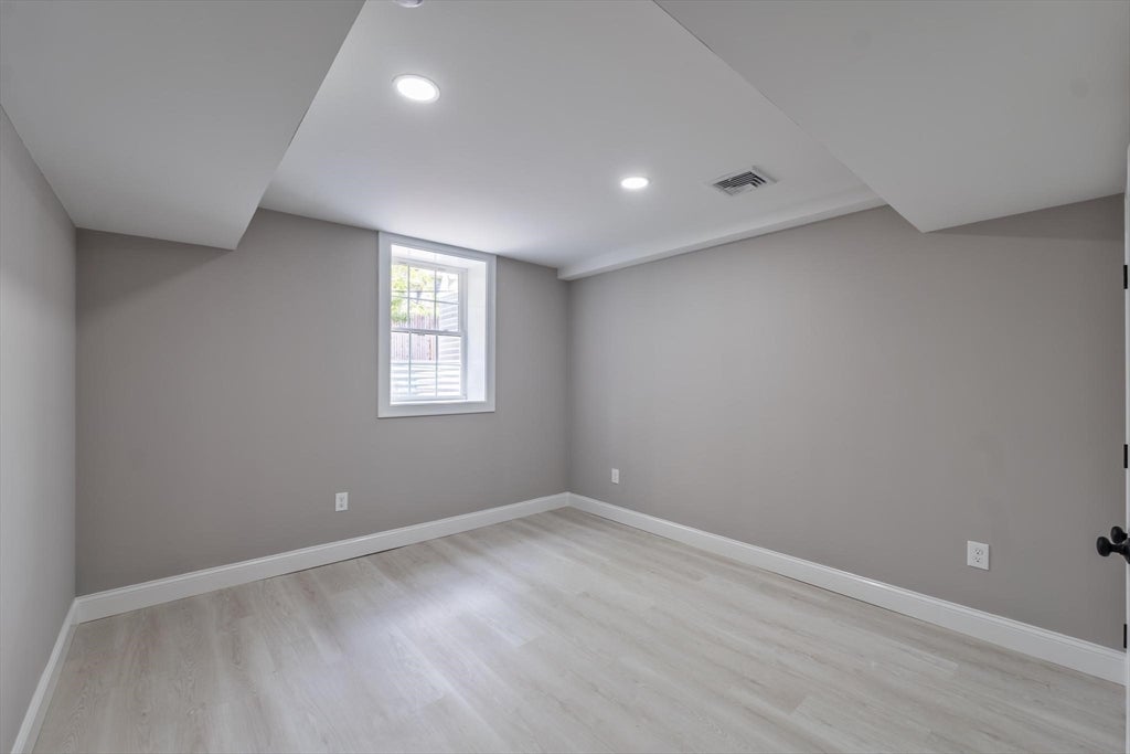 362 High St #362, Fall River, MA Photo #30