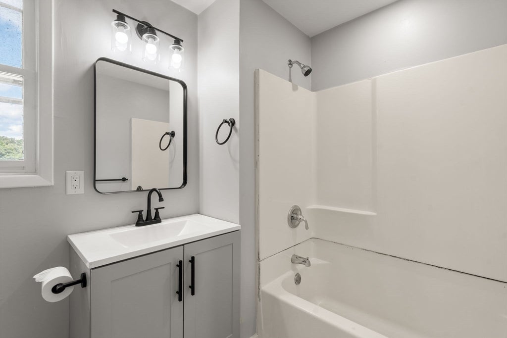 83 Oak Street, Uxbridge, MA Photo #16