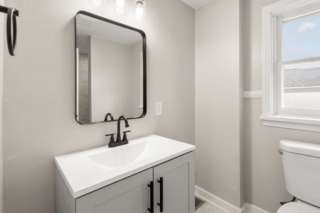 83 Oak Street, Uxbridge, MA Photo #13