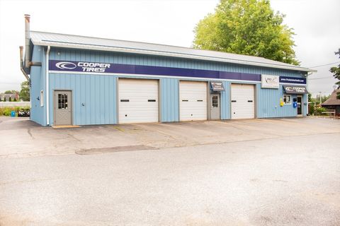 8 Englewood St Webster MA 01570