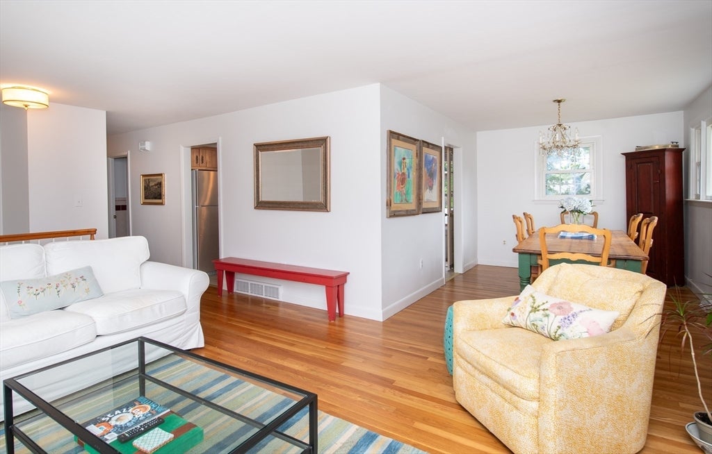 12 Brook Dr