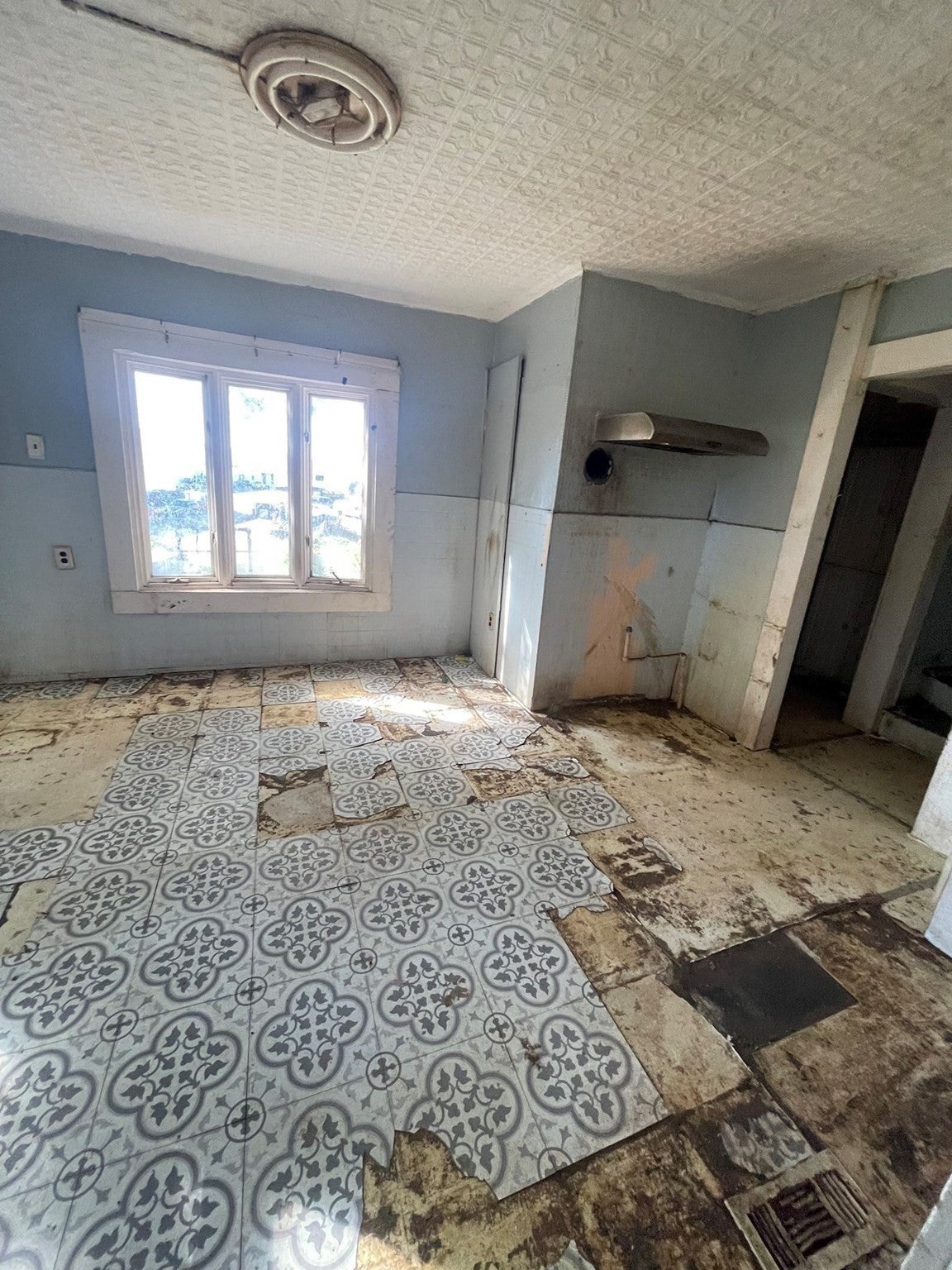 255 Plain St, Lowell, MA, 255 Plain St, Lowell, MA Photo #8