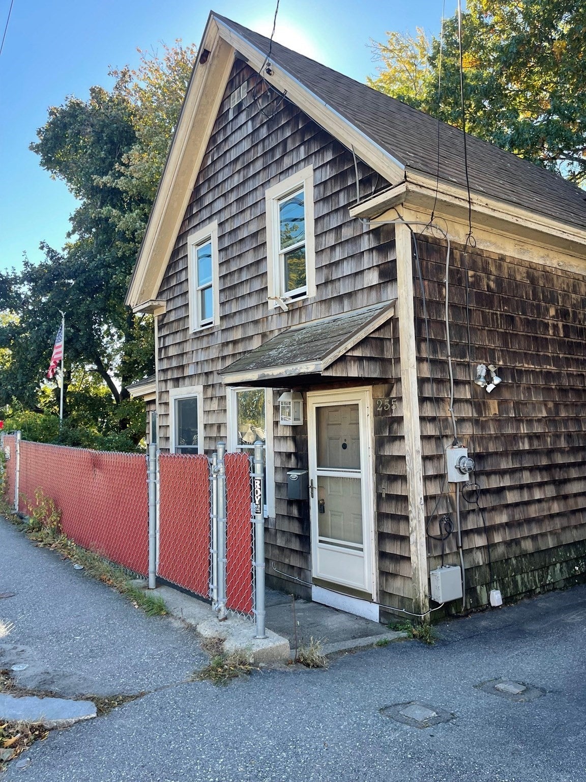 Photo of 255 Plain St, Lowell, MA