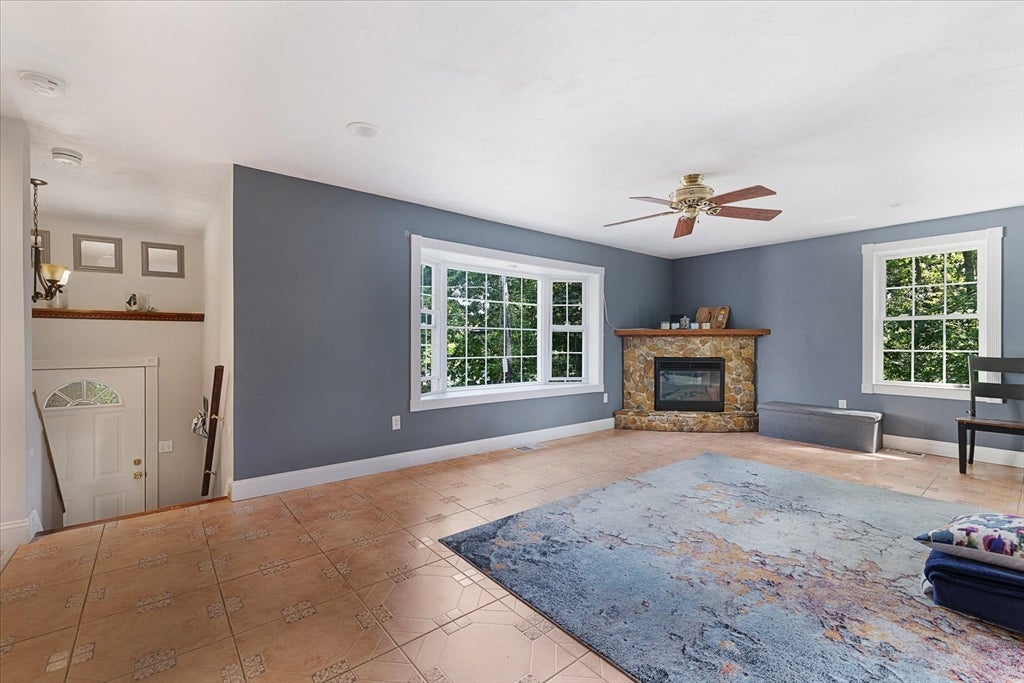 9 Ansonia Rd #A, Worcester, MA Photo #6