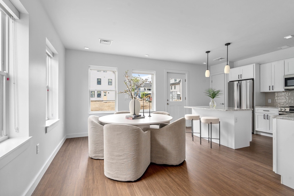 4B Lincoln St 4B