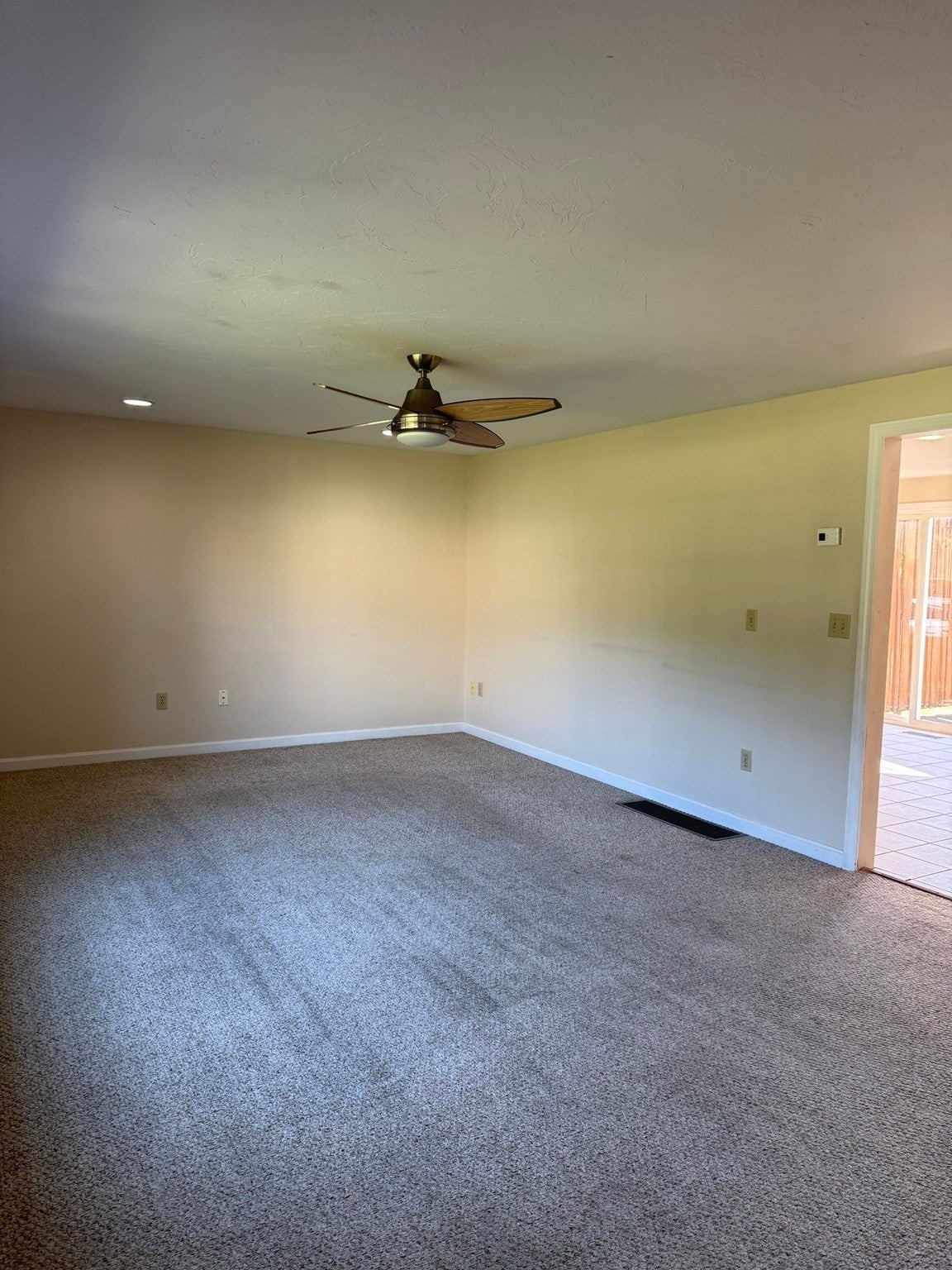 10 Fuller Ave #24, Attleboro, MA, 10 Fuller Ave #24, Attleboro, MA Photo #2