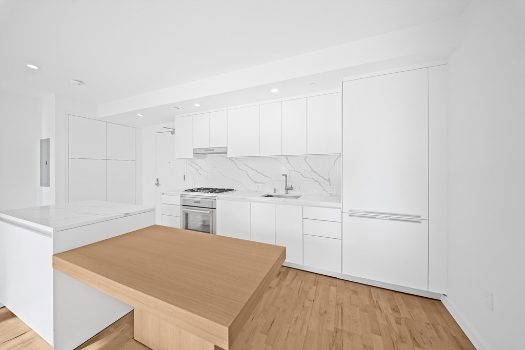 346 Congress Street 703