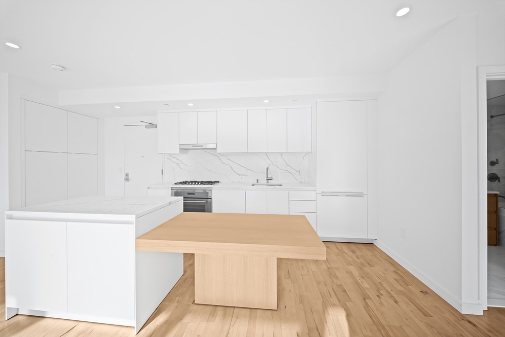 346 Congress Street 703