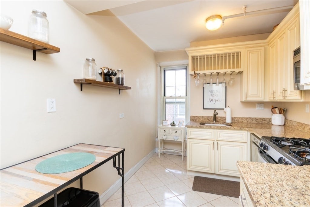 1450 Beacon St 603