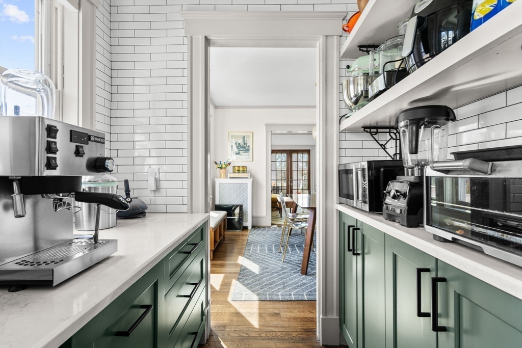 149 Pleasant St 1