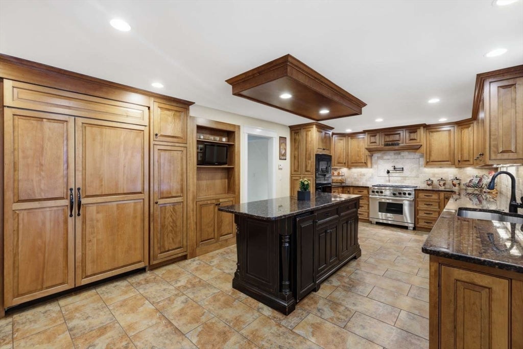 236 Bridle Path