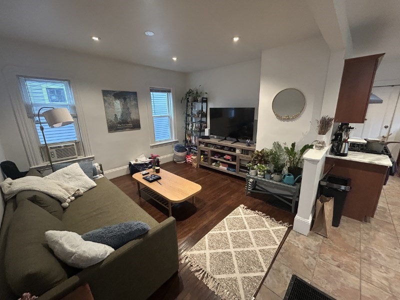 Click for 23 Granville Ave #1, Medford, MA slideshow