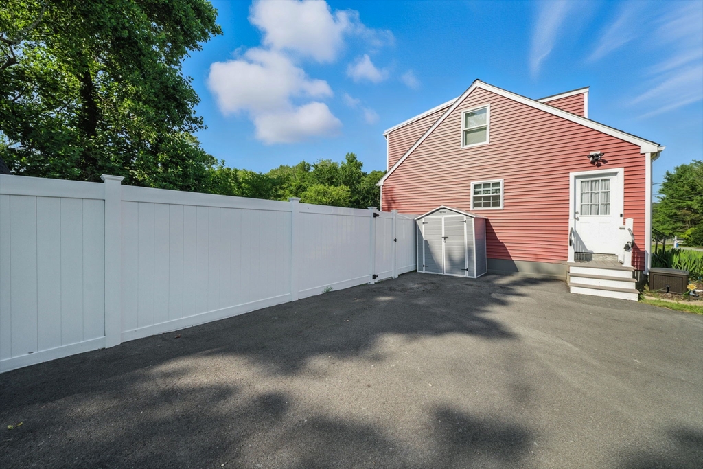 144 Willard Ave