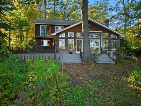 Photo of 33 W Elm St, Hopkinton, MA 01748 (MLS # 73530864)