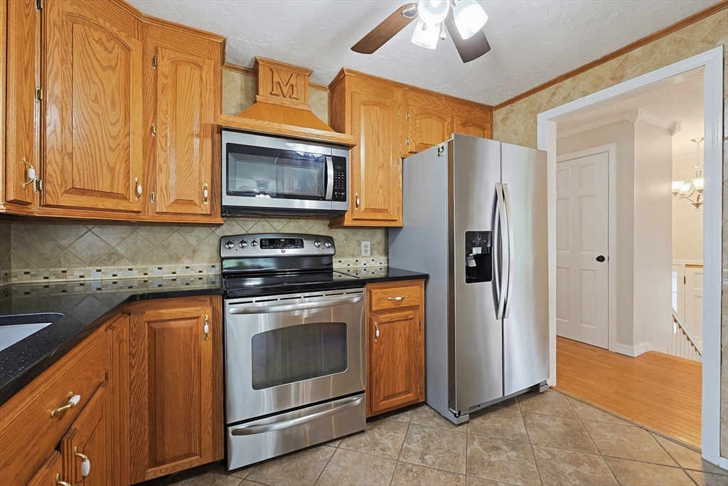 10 Charles River Rd, Medway, MA, 10 Charles River Rd, Medway, MA Photo #11