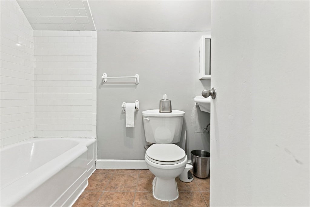 58-60 Hamilton St, Boston, MA Photo #27