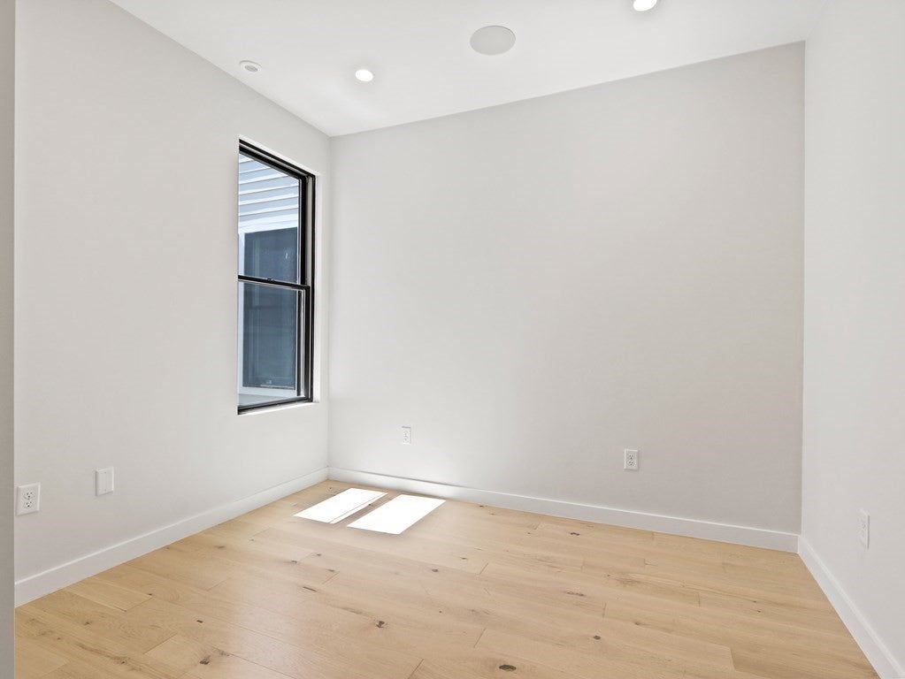 340 West 2nd Street #17, Boston, MA Photo #16