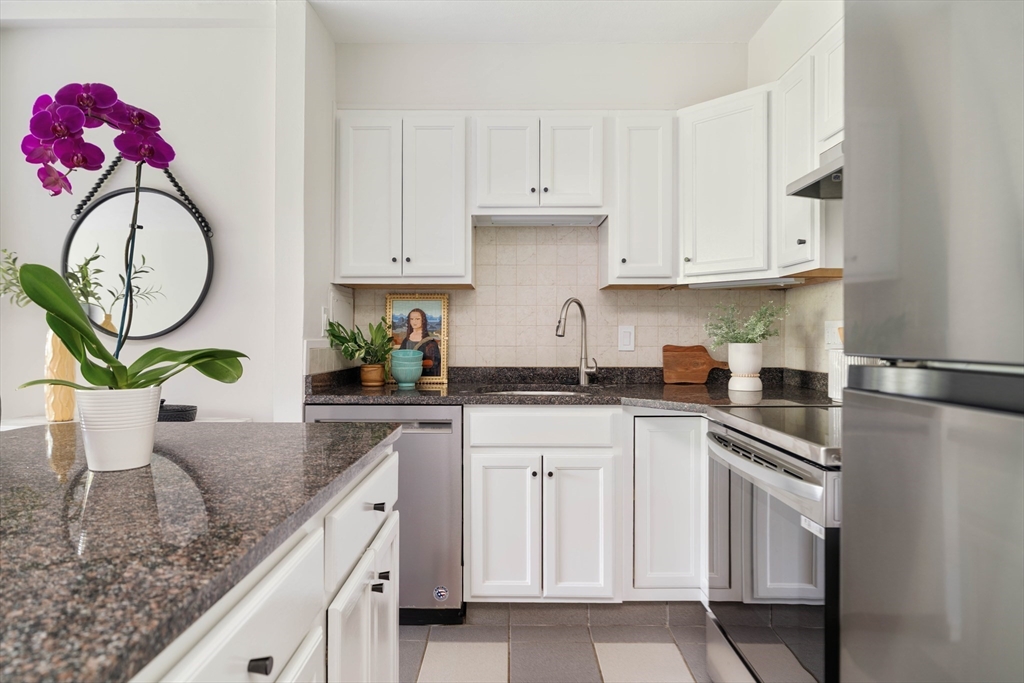 29 Concord Avenue 704