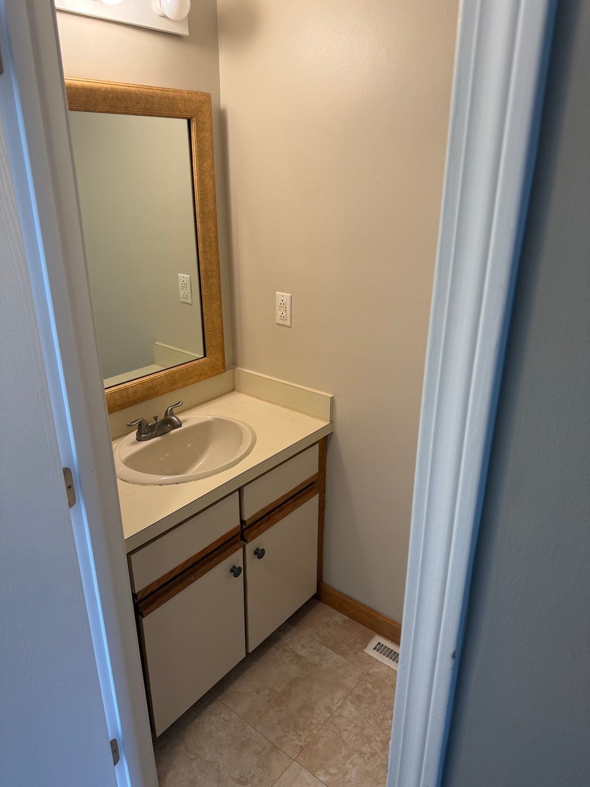8 John Dr #8, Grafton, MA, 8 John Dr #8, Grafton, MA Photo #7