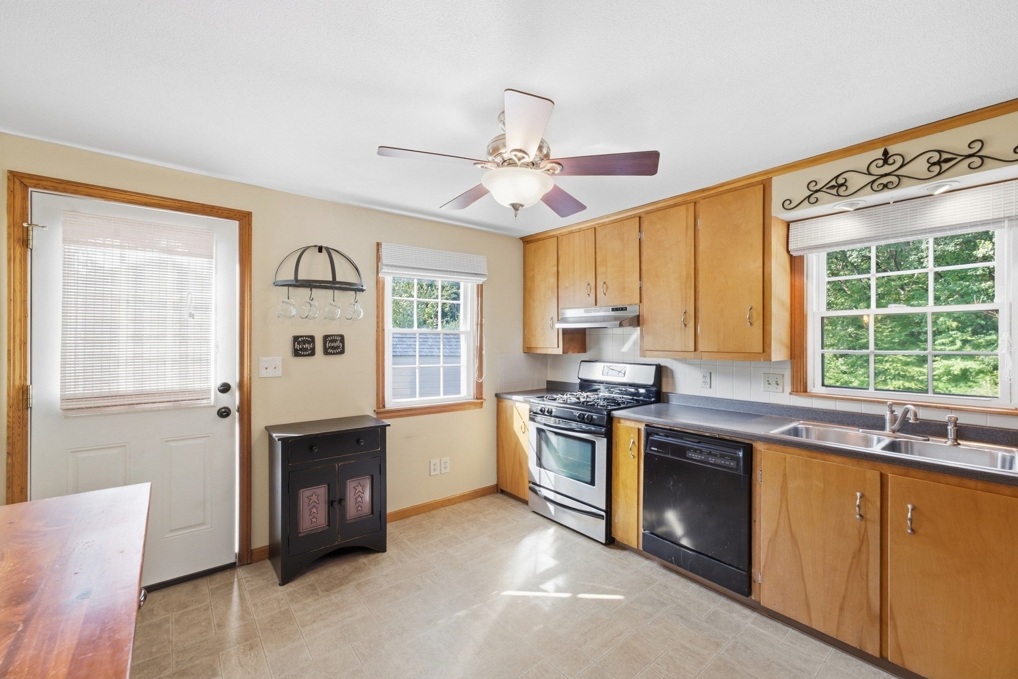 158 Telegraph Ave, Chicopee, MA, 158 Telegraph Ave, Chicopee, MA Photo #7