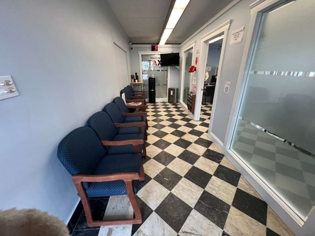 571 Broadway