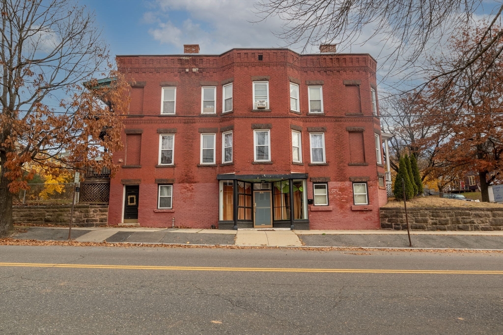 301-303 Linden St