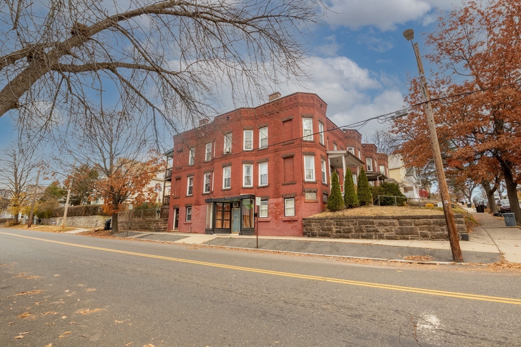 301-303 Linden St