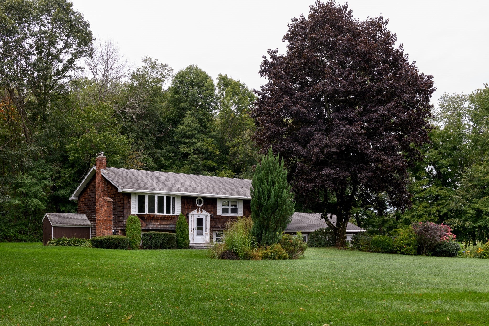 Photo of 261 Brookfield Rd, Charlton, MA