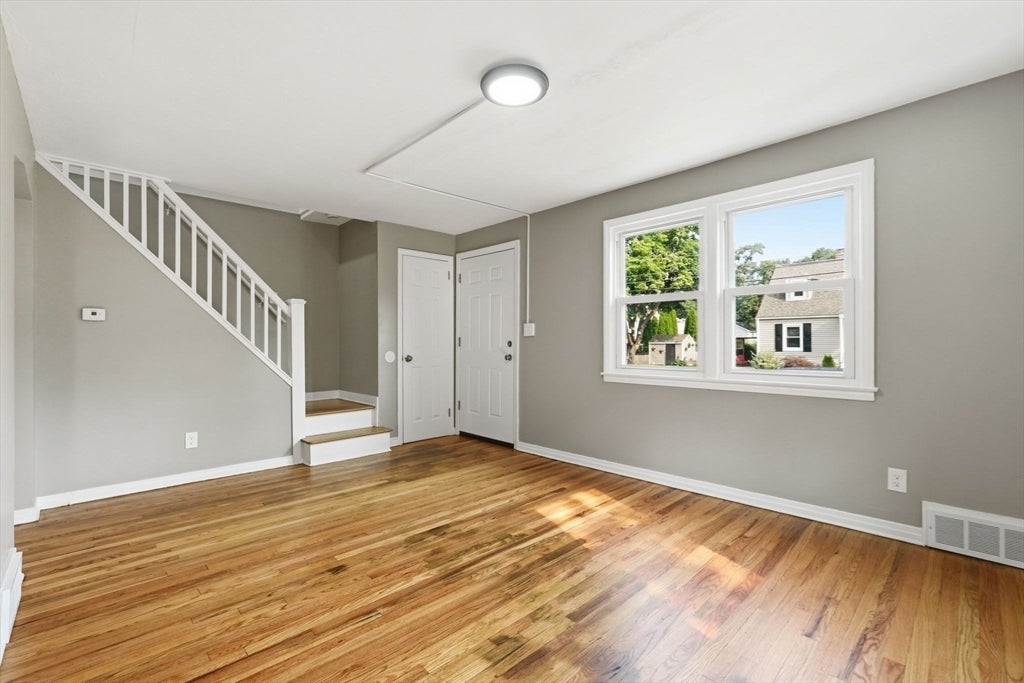 15 Pear St, Springfield, MA Photo #7