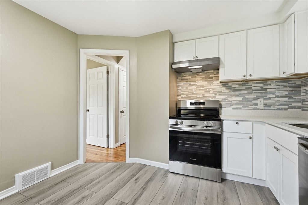 15 Pear St, Springfield, MA Photo #11