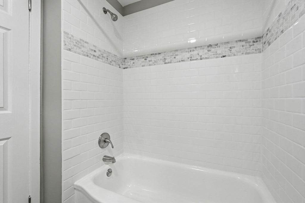 15 Pear St, Springfield, MA Photo #3