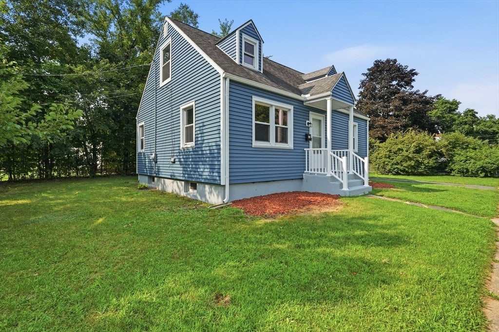 Photo of 15 Pear St, Springfield, MA