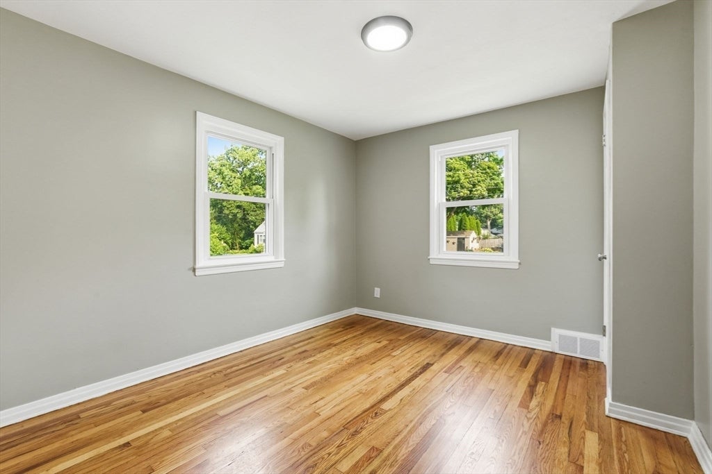 15 Pear St, Springfield, MA Photo #14