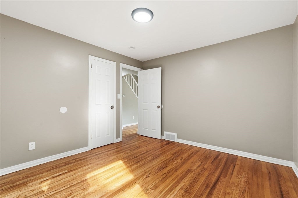 15 Pear St, Springfield, MA Photo #17