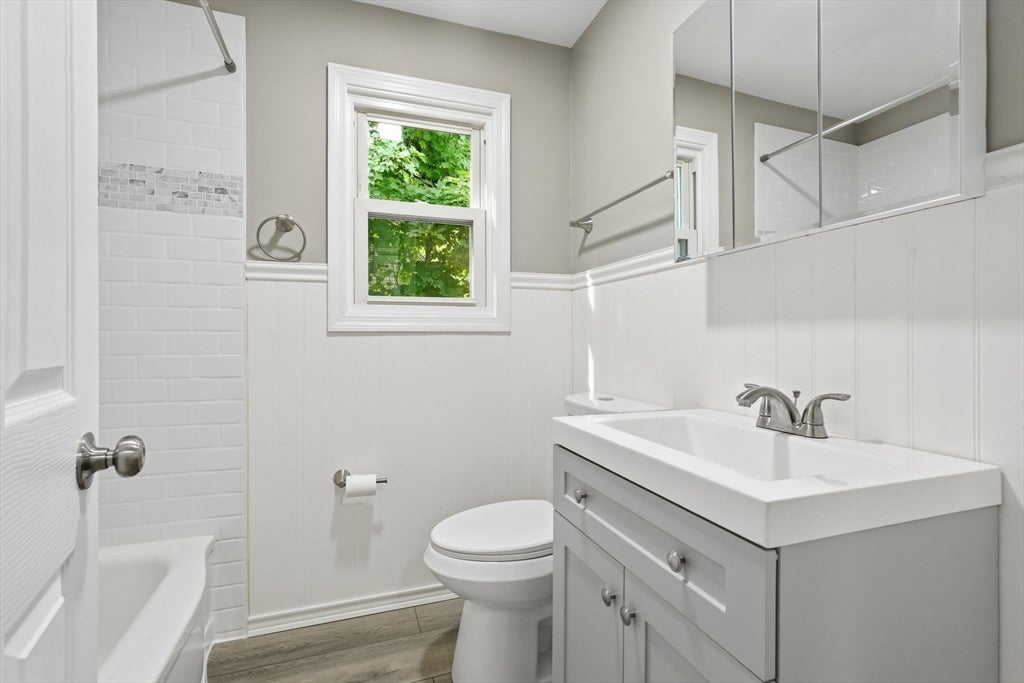 15 Pear St, Springfield, MA Photo #4