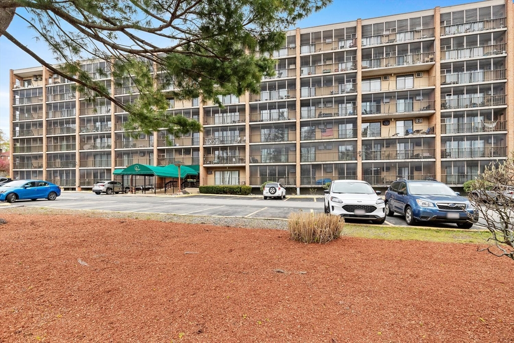 235 Winthrop St 4401